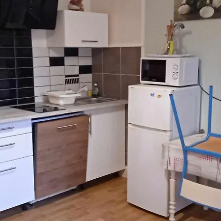 Cosy à Néris-les-bains - 30 M² - Parking